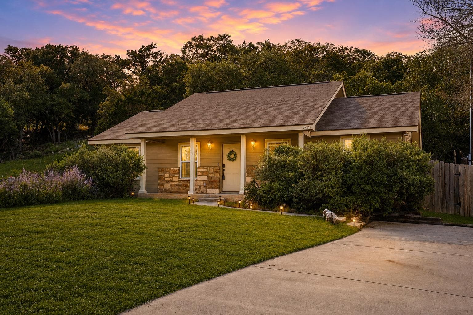 1427 Bonnyview Dr