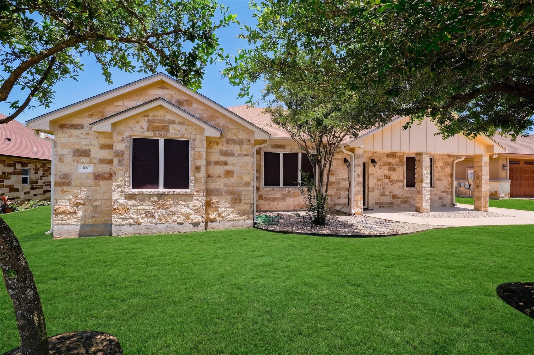 100 Magan Ln