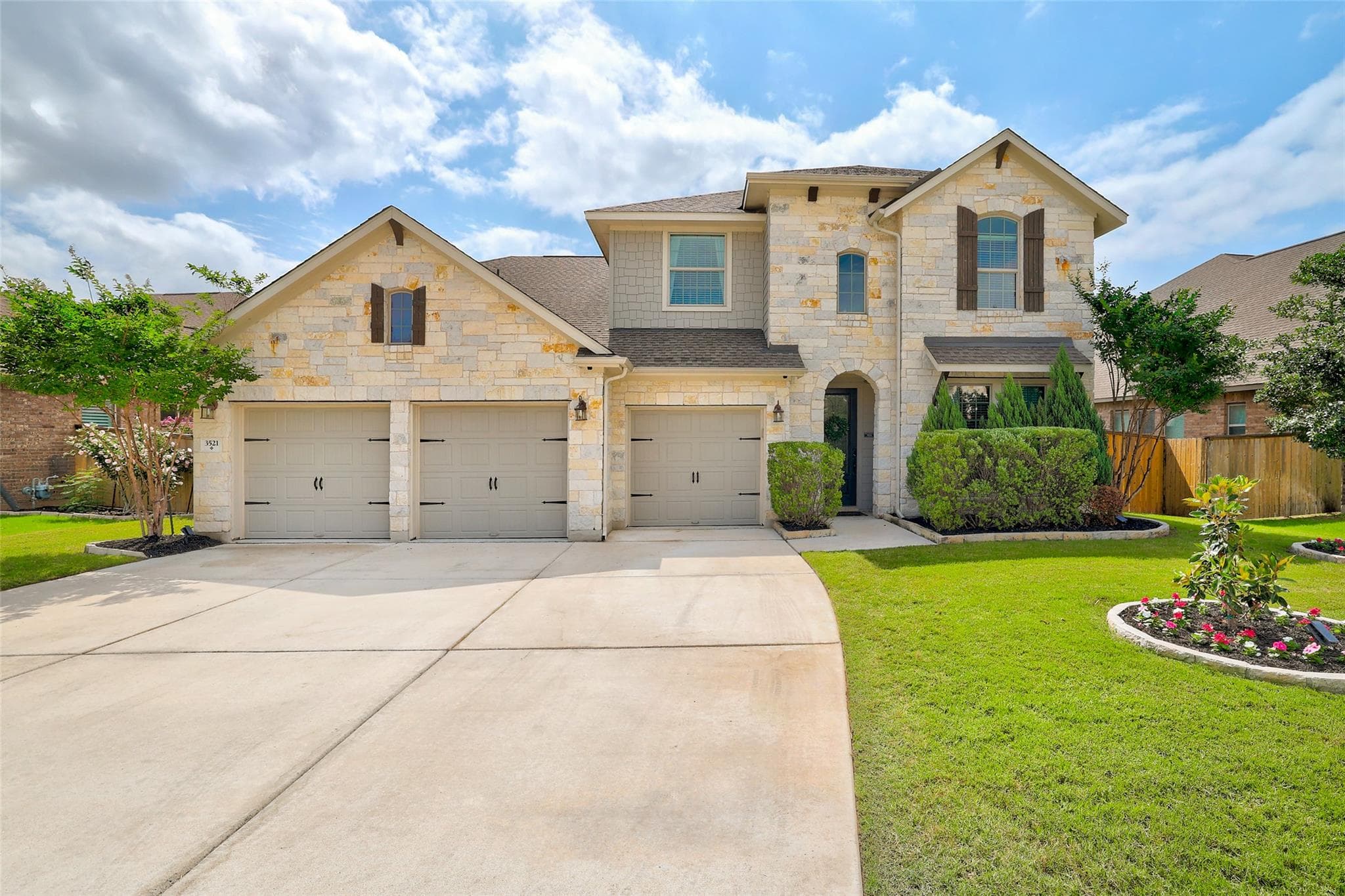 3521  PONCE DE LEON Pass