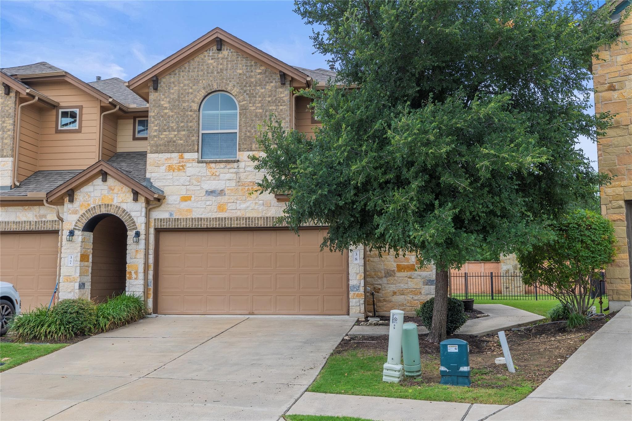 1001  Zodiac Ln  #38