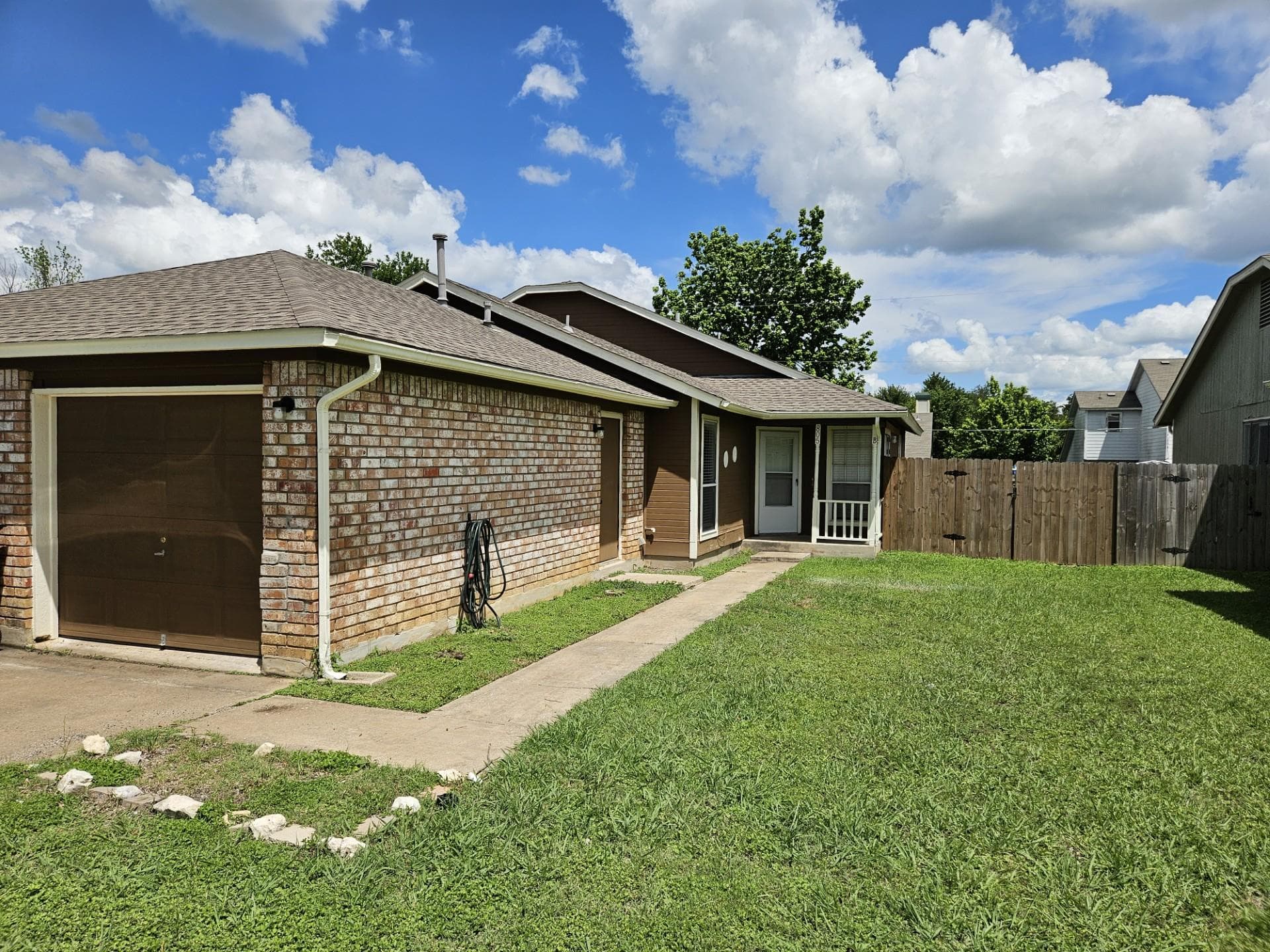 805  Lexington Rd  #B