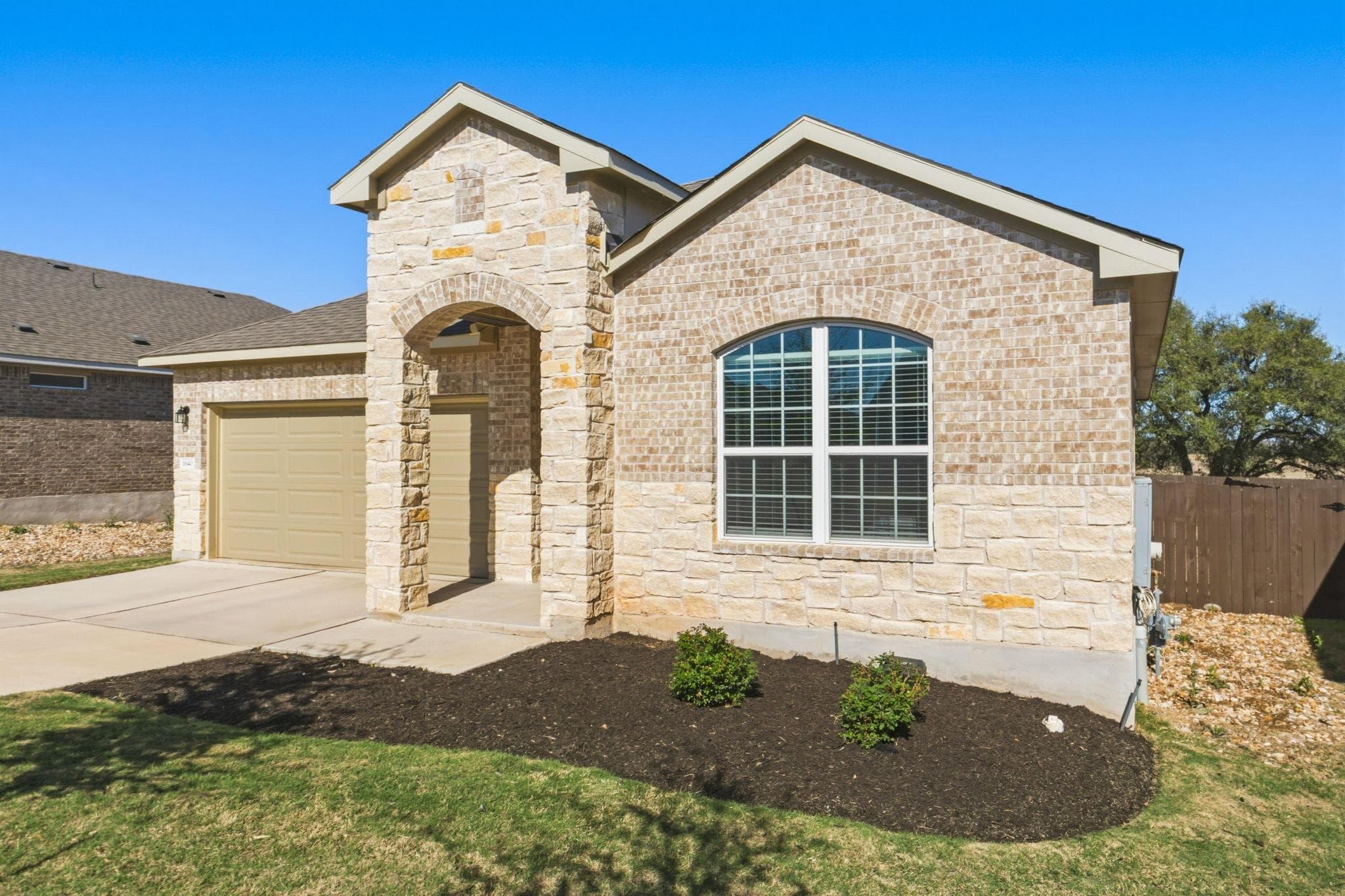 1640  Flying Horseshoe Bnd