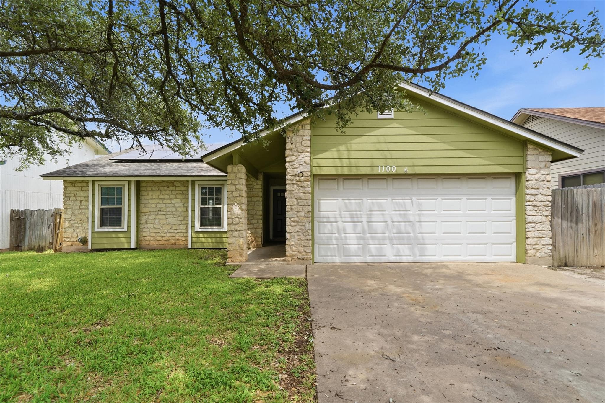 1100  York Castle Dr