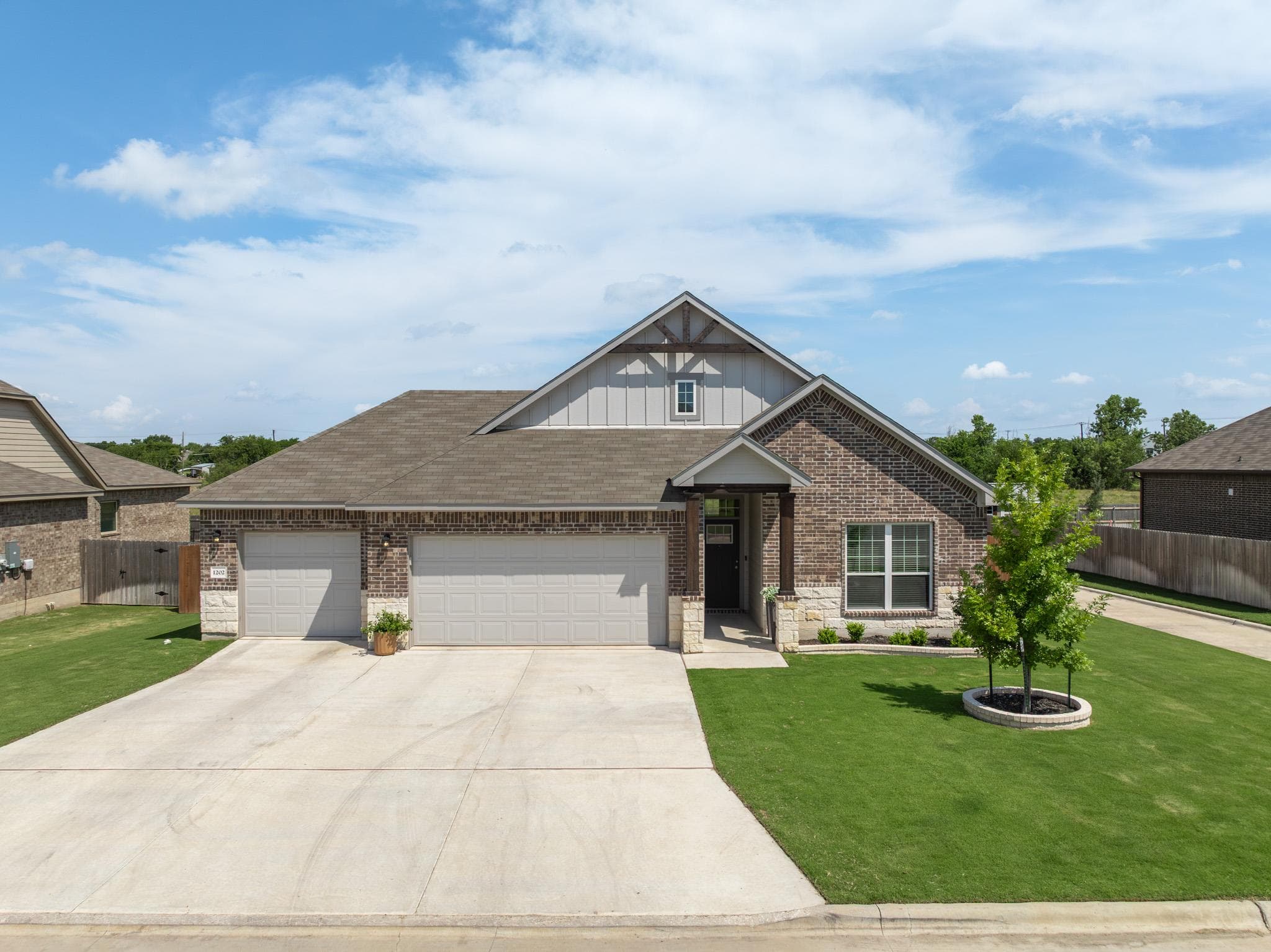 1202  Carnaby Dr
