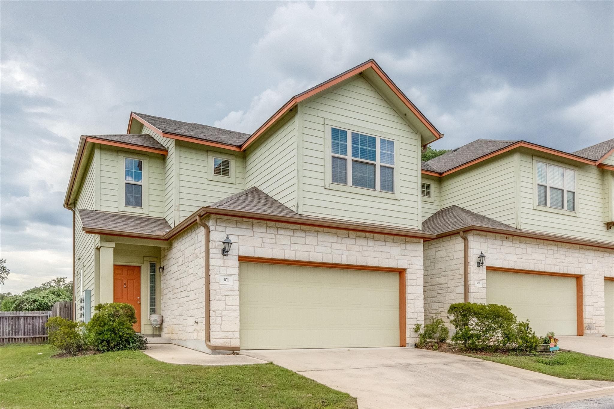 2410  Great Oaks Dr  #301