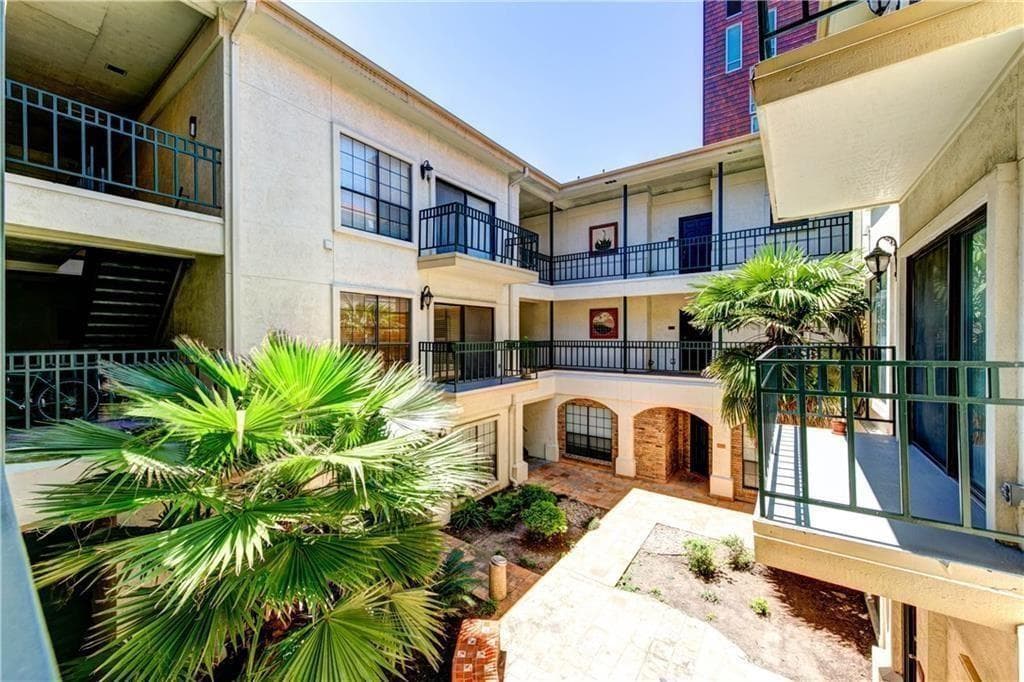 1908 San Antonio St #303