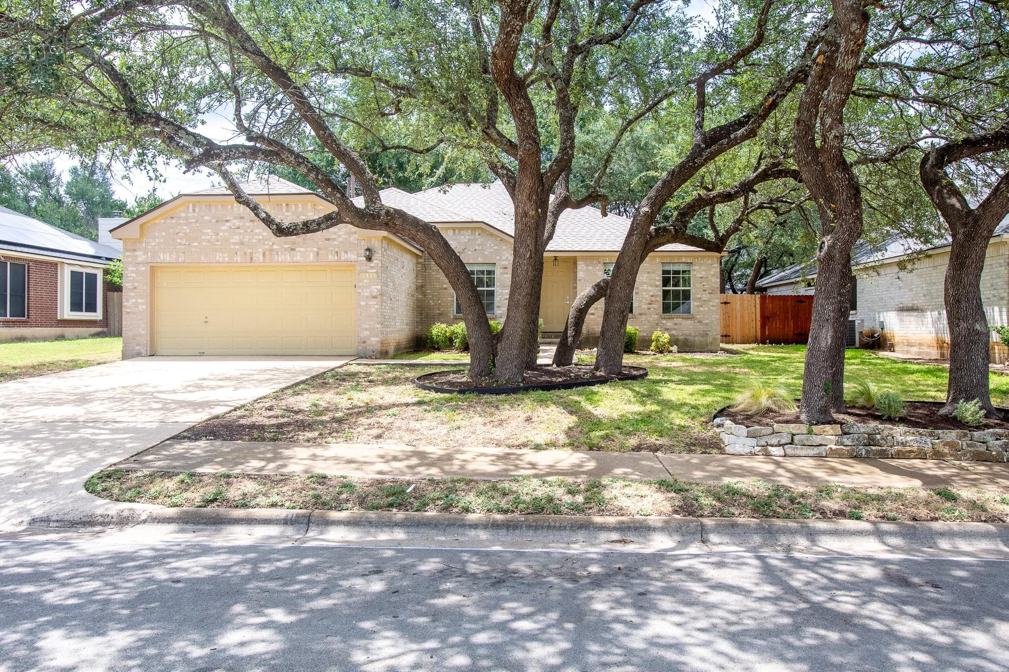 1306  Tremont Dr