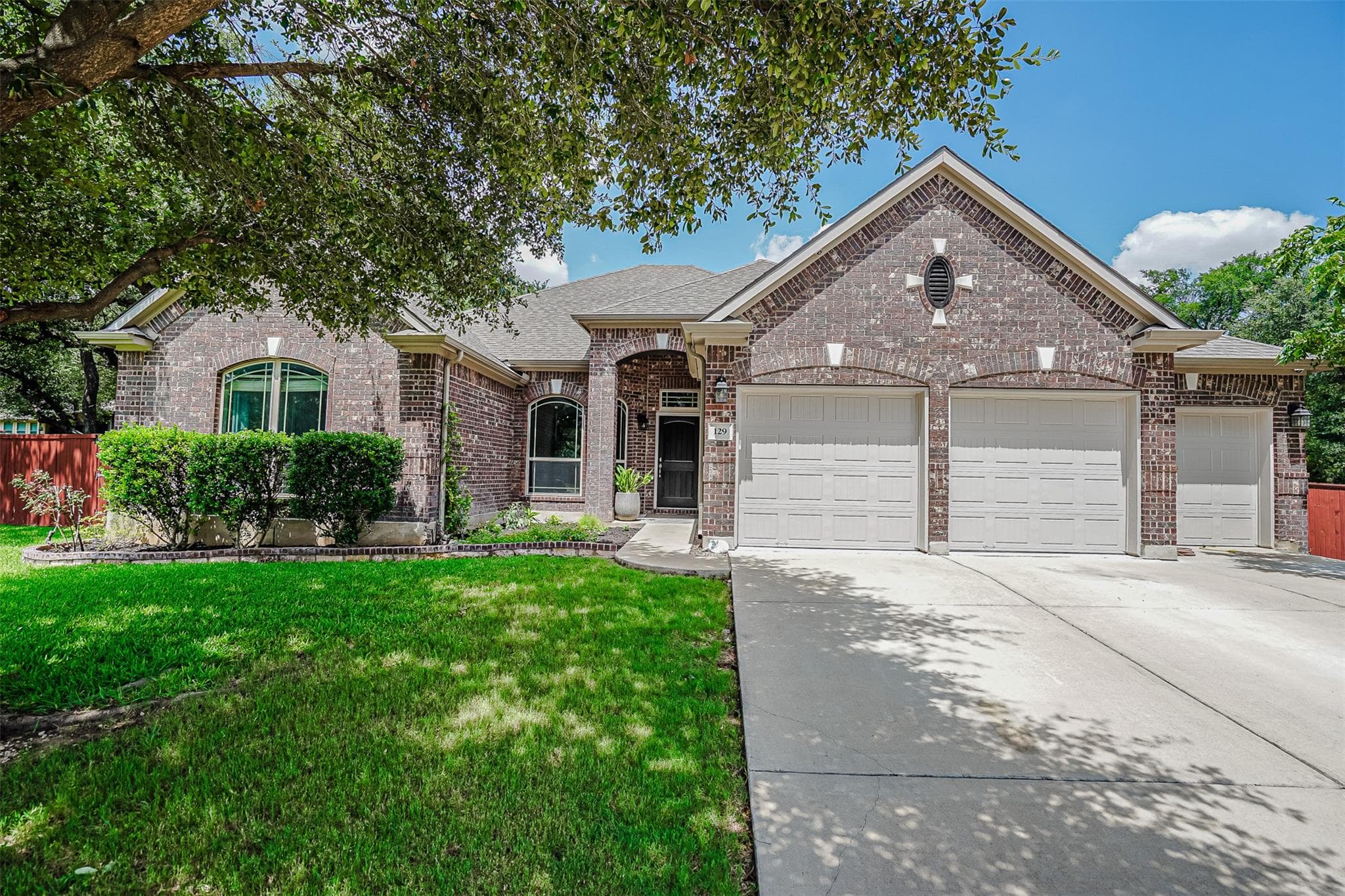 129  Lake Whitney Ct