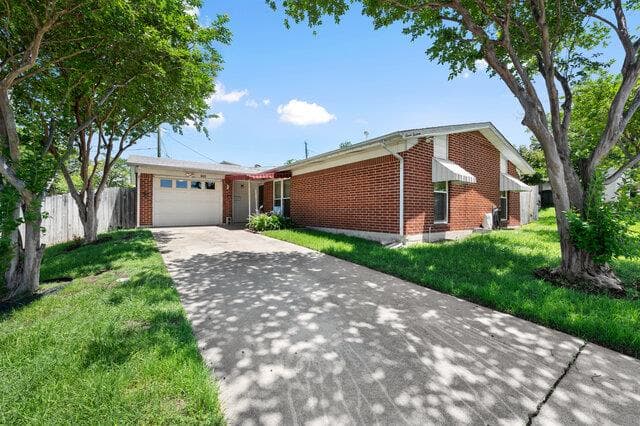 713 W Mary Jane Dr