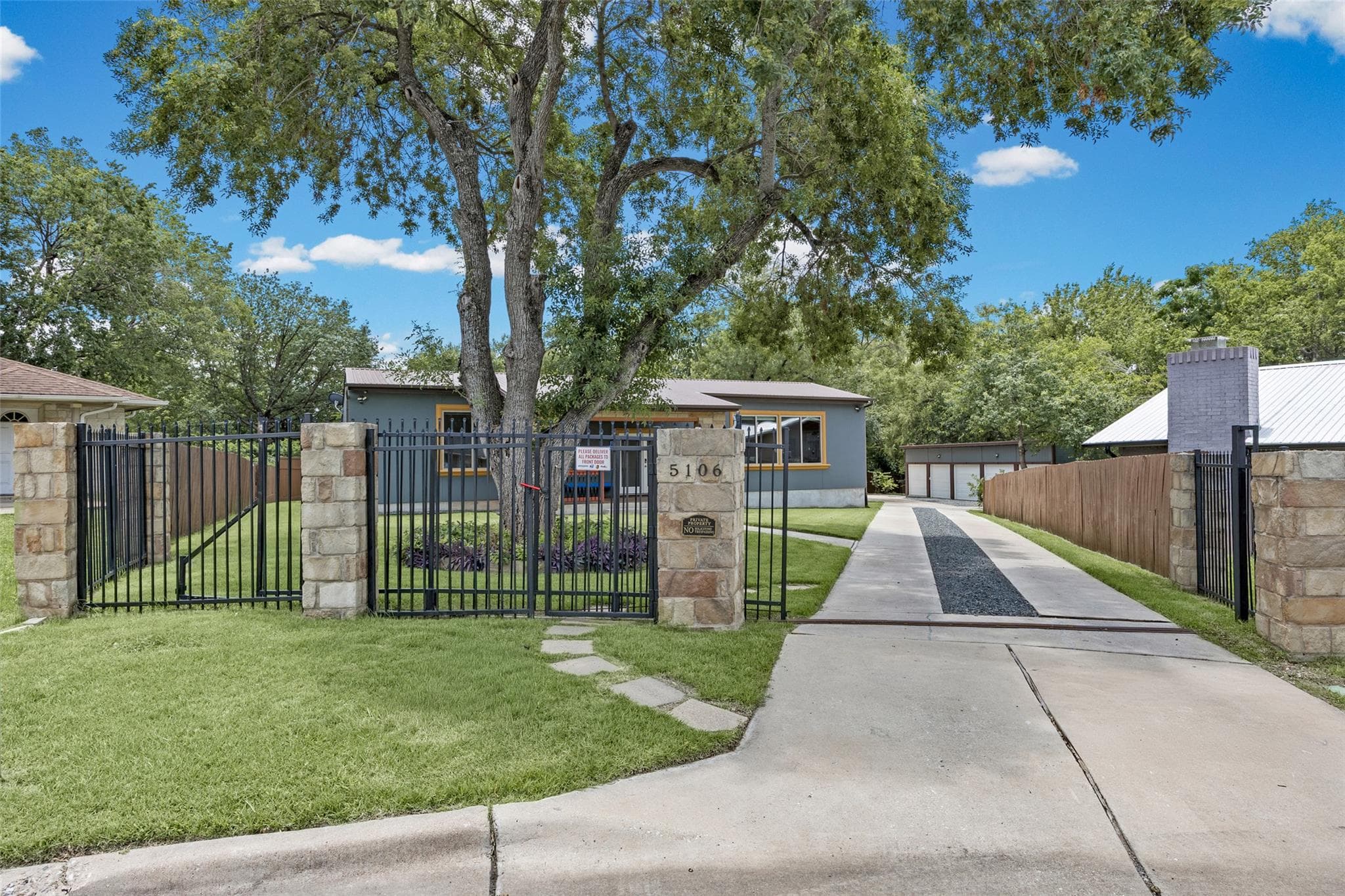 5106 Spruce Cv