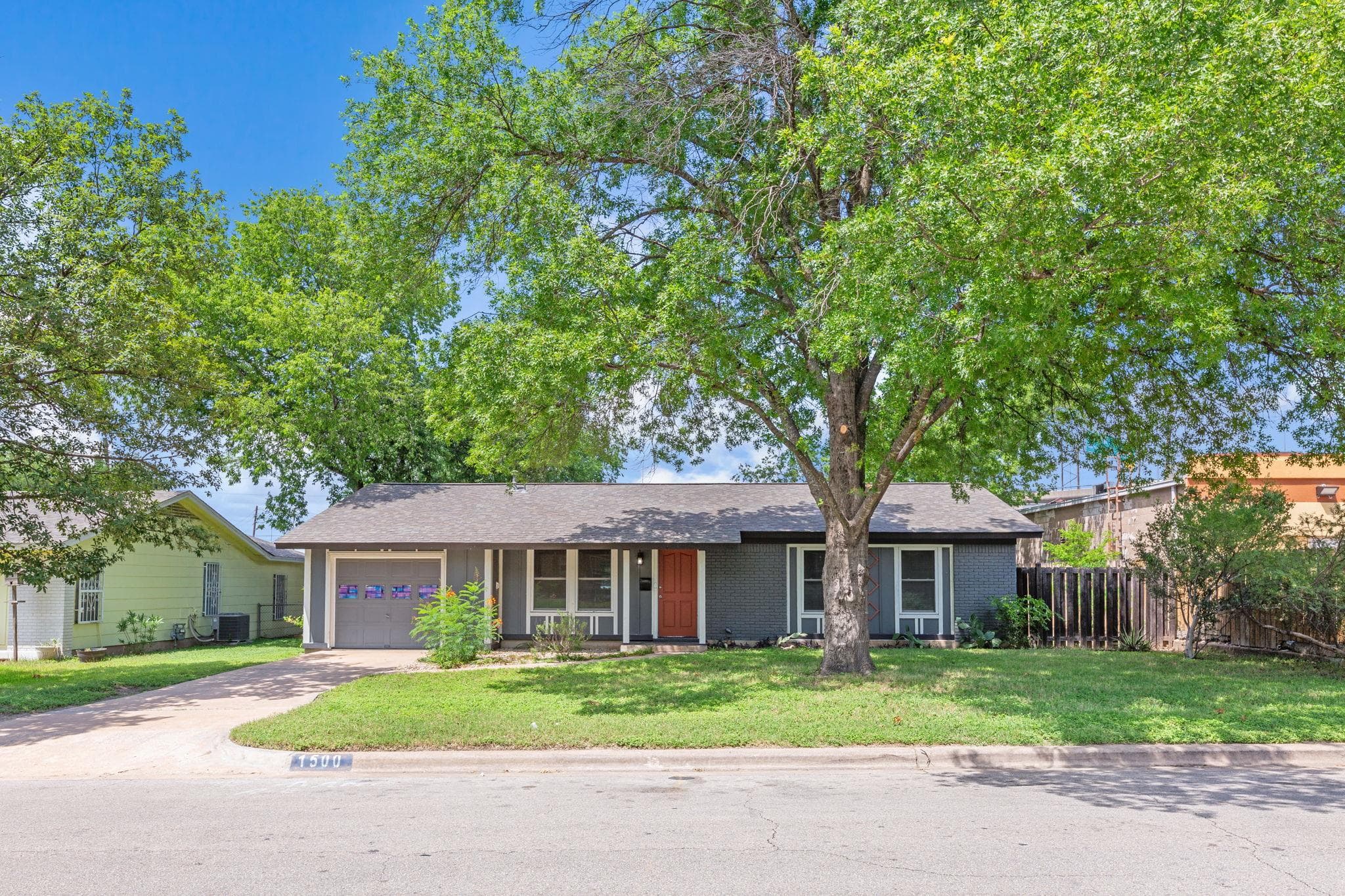 1500  Fairfield Dr
