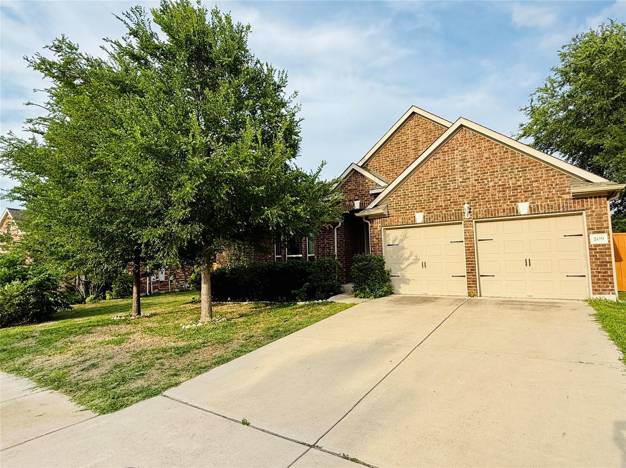 209  Monahans Dr