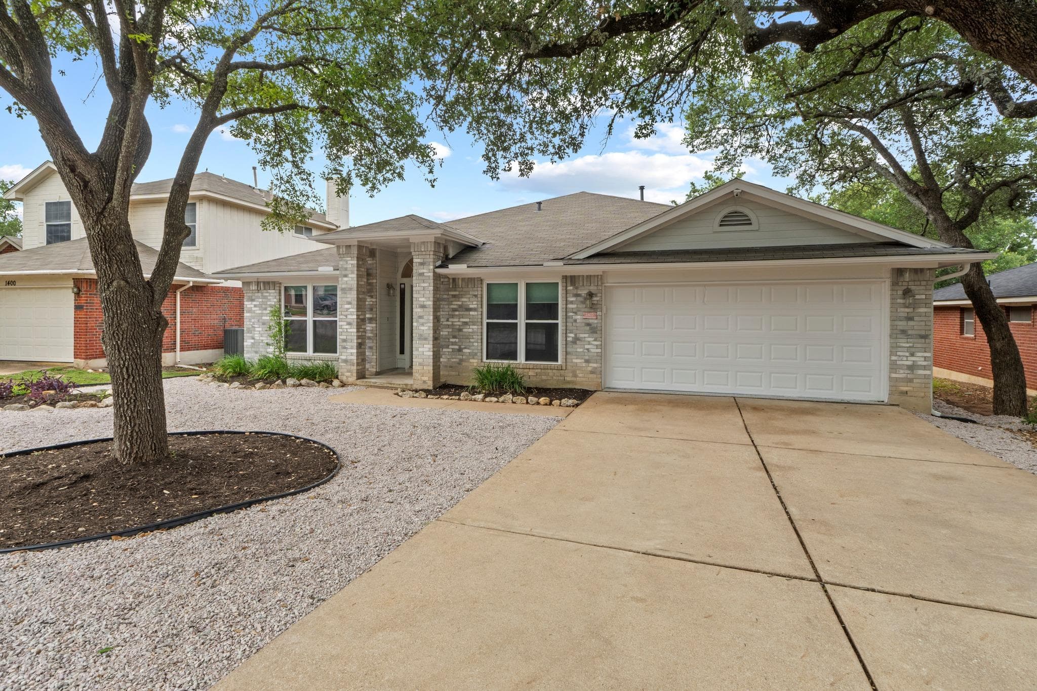 1402  Highland Dr