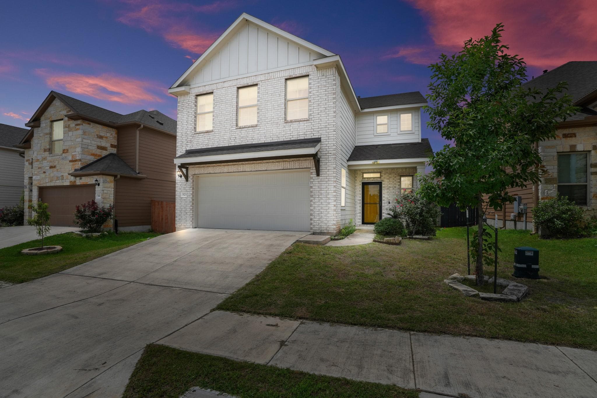 521  Falkland Trce
