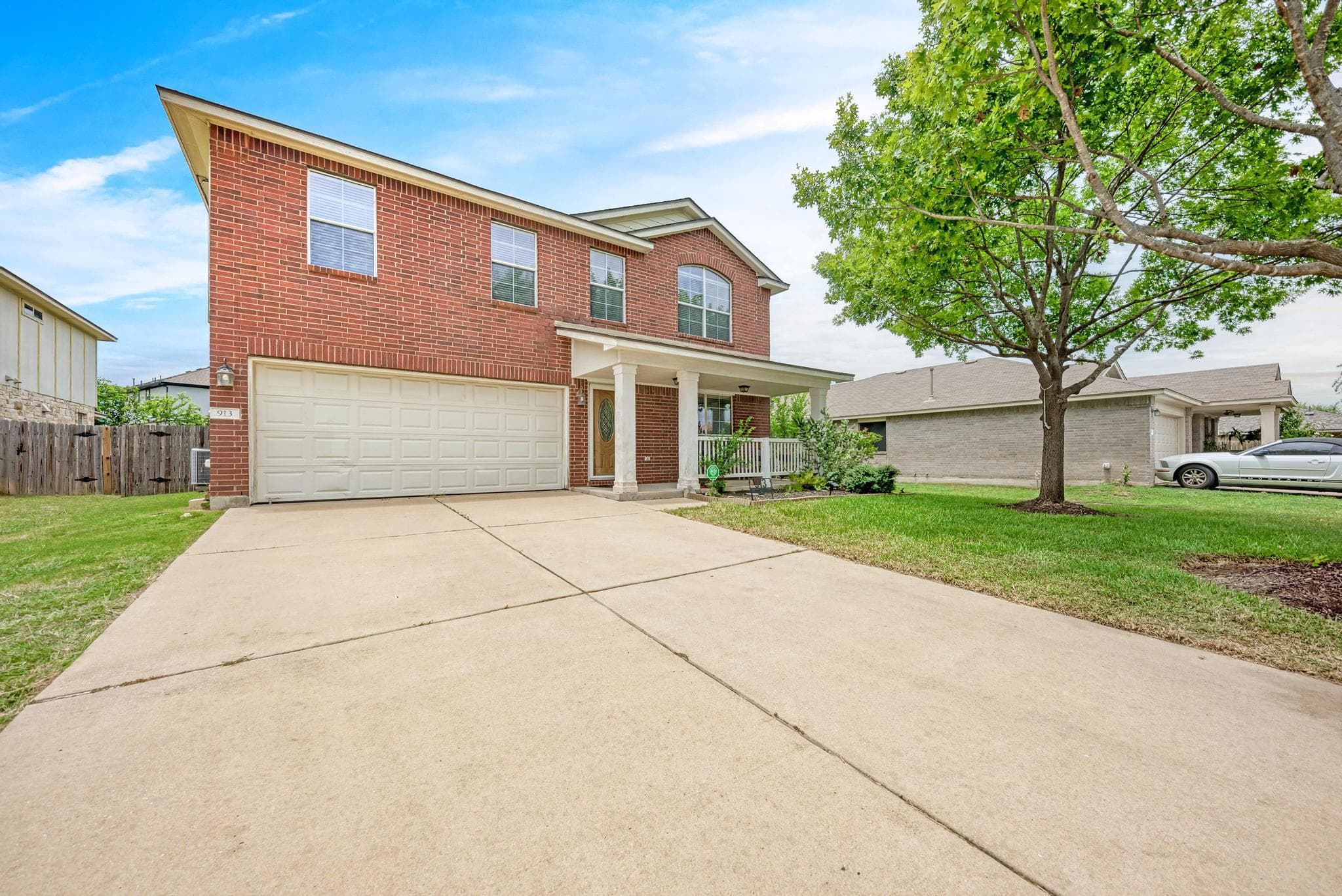 913  Whitley Dr