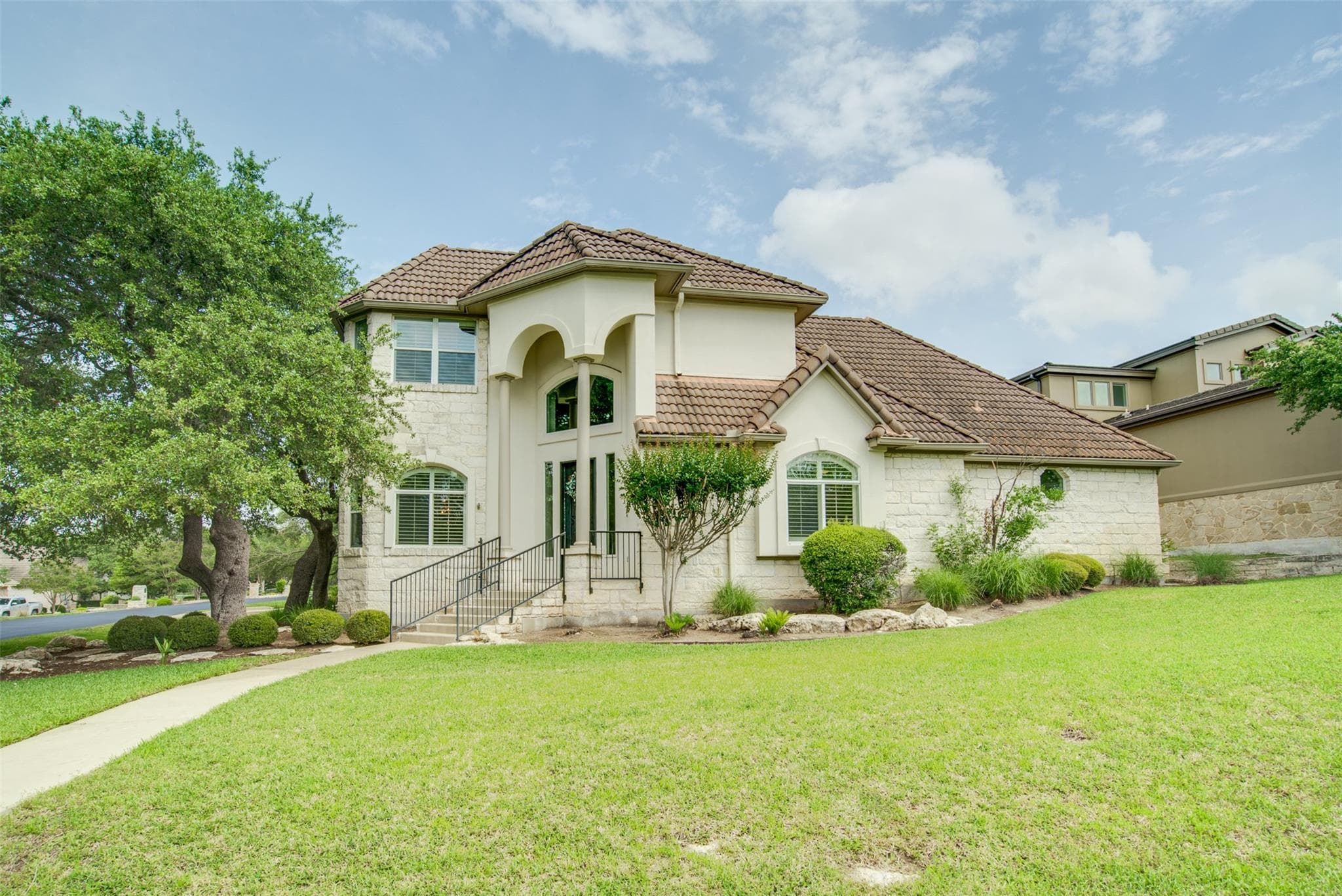 18  Glenway Dr