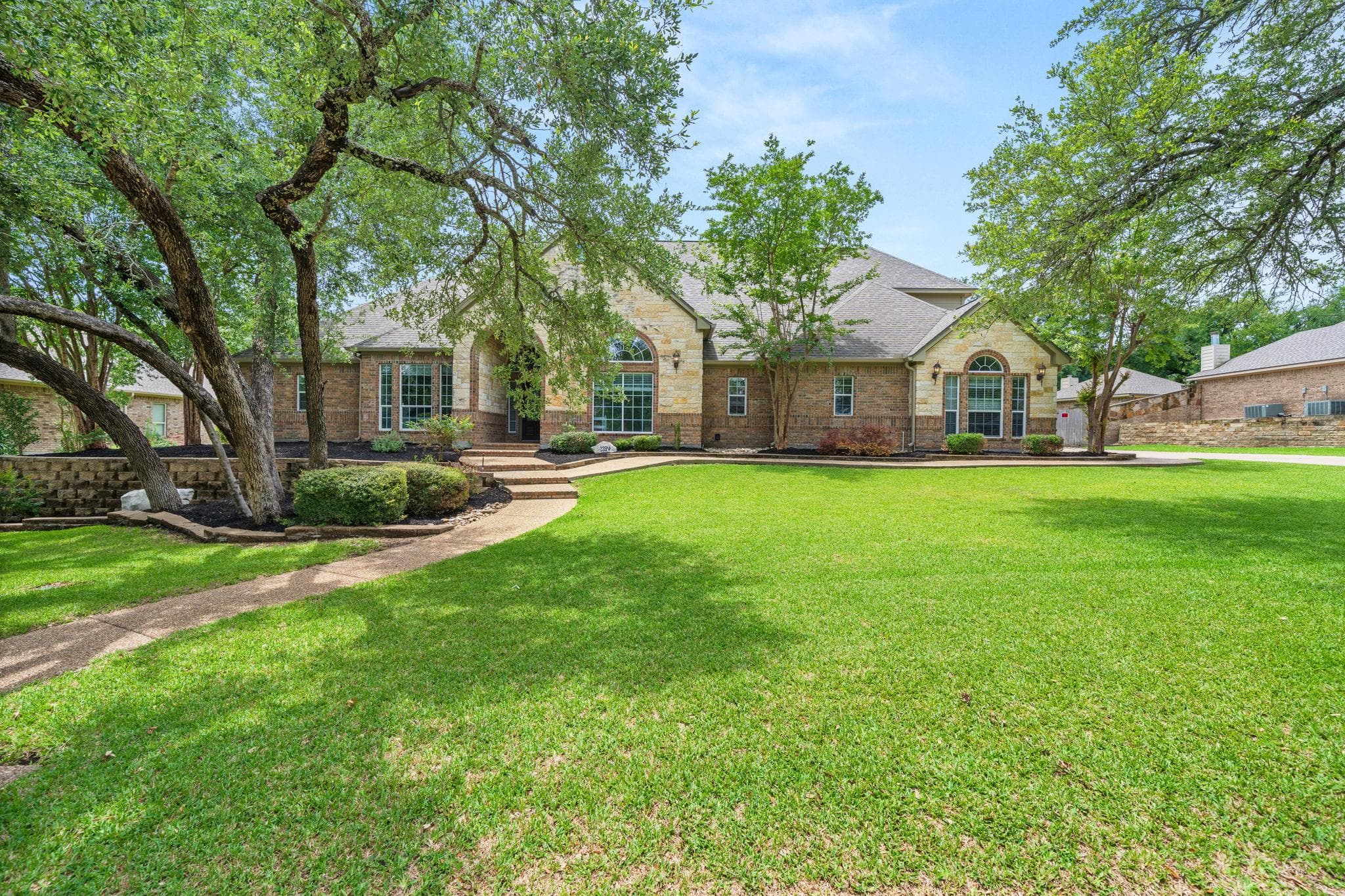 239  Eagle Landing Dr