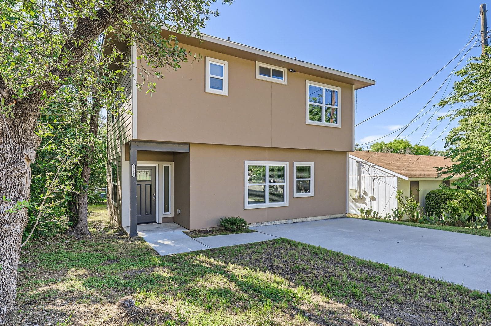 11007  Elm St