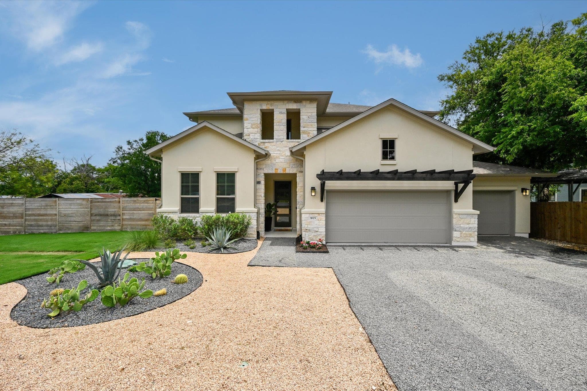913  Presa Arriba Rd