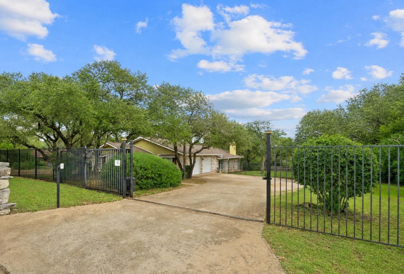 1211  Falcon Ledge Dr