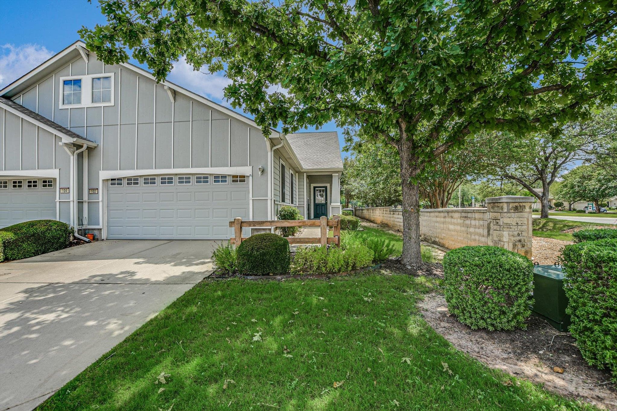 102  Portsmouth Dr