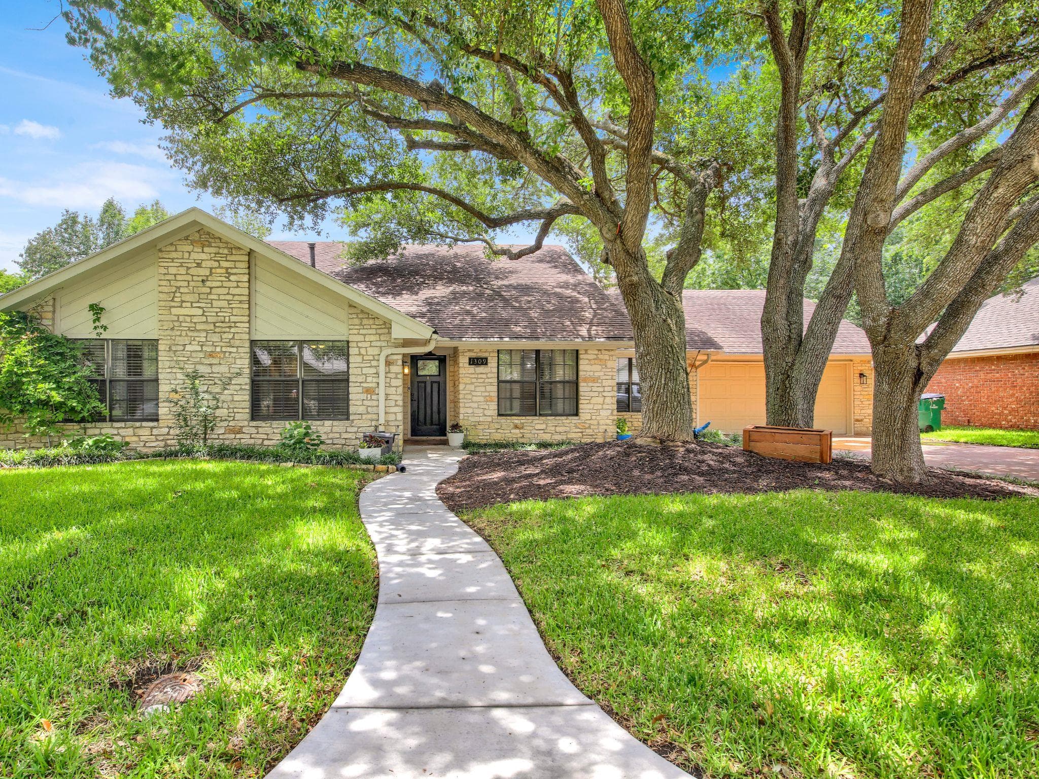 1309  Willow Brook Trl