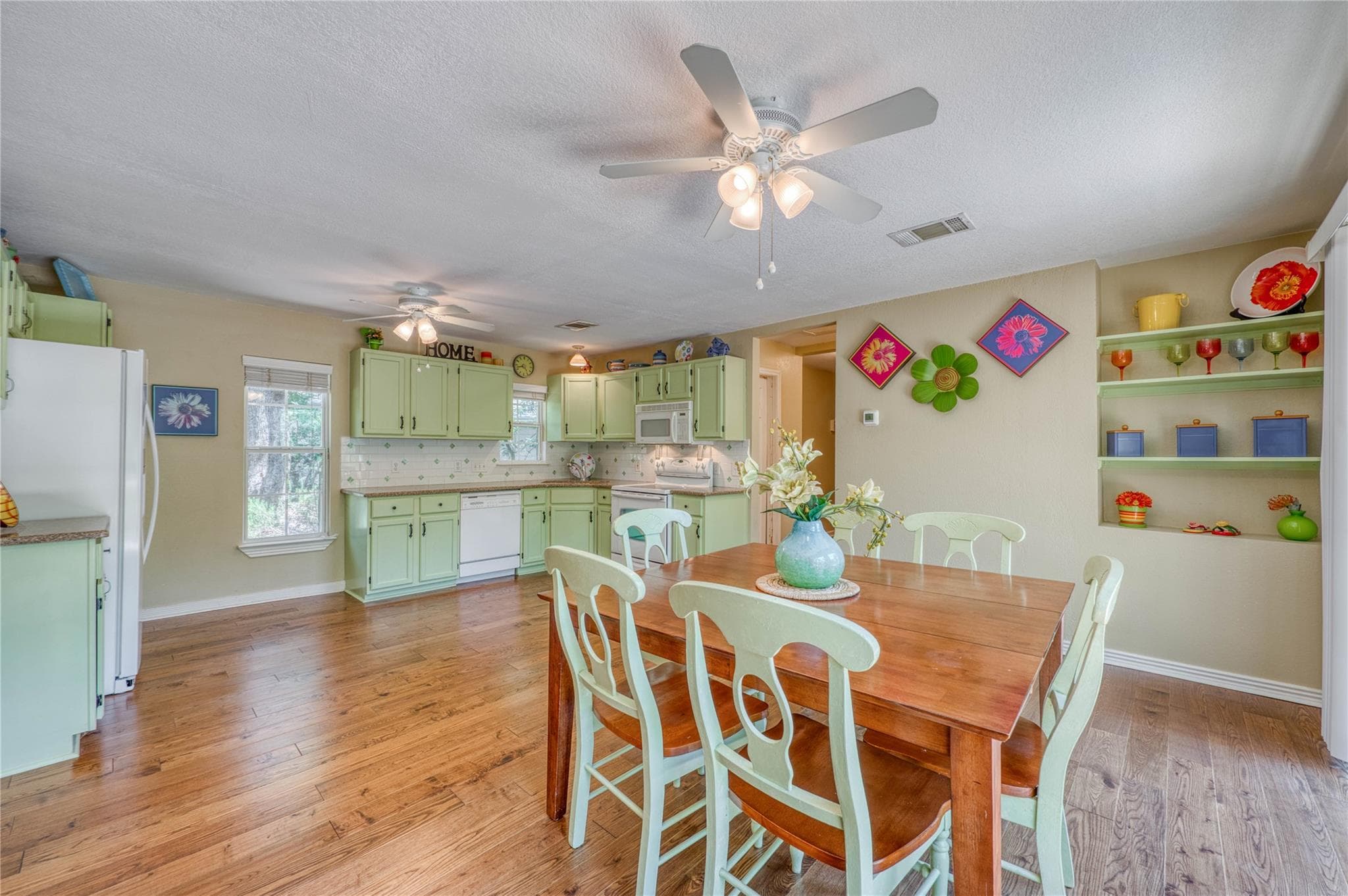 113 Red Bird Dr