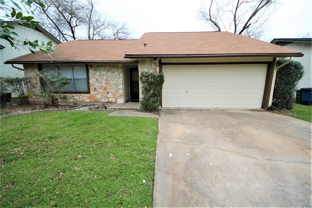 3206  Spaniel Dr