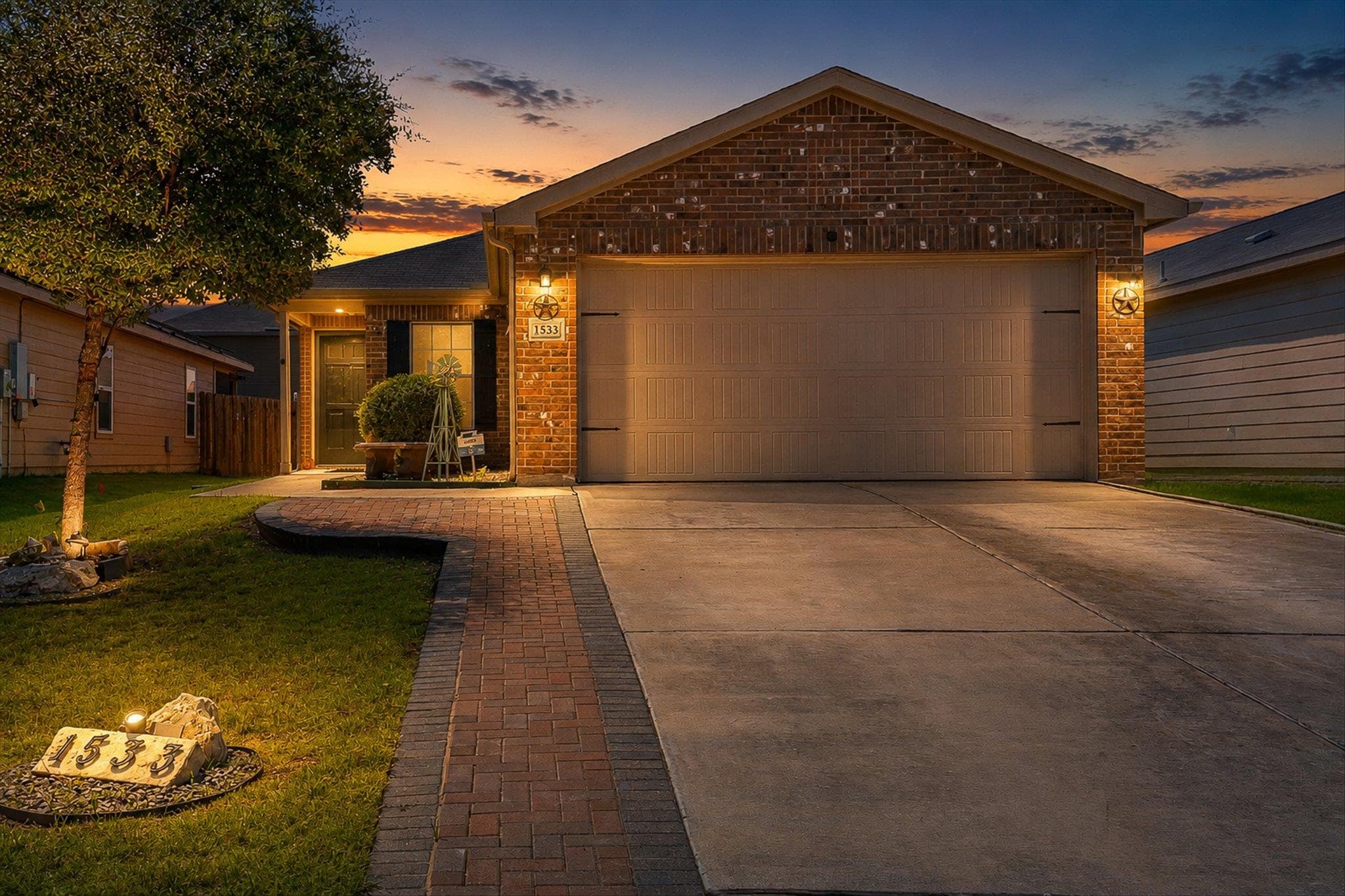 1533  Breanna Ln