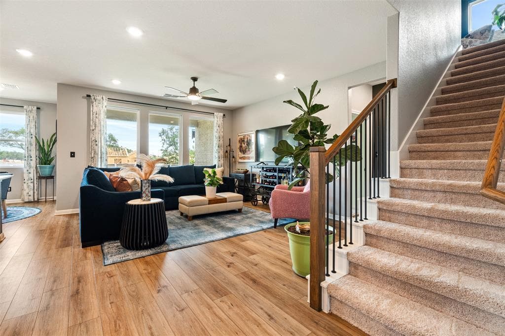 1009  Dog Iron St
