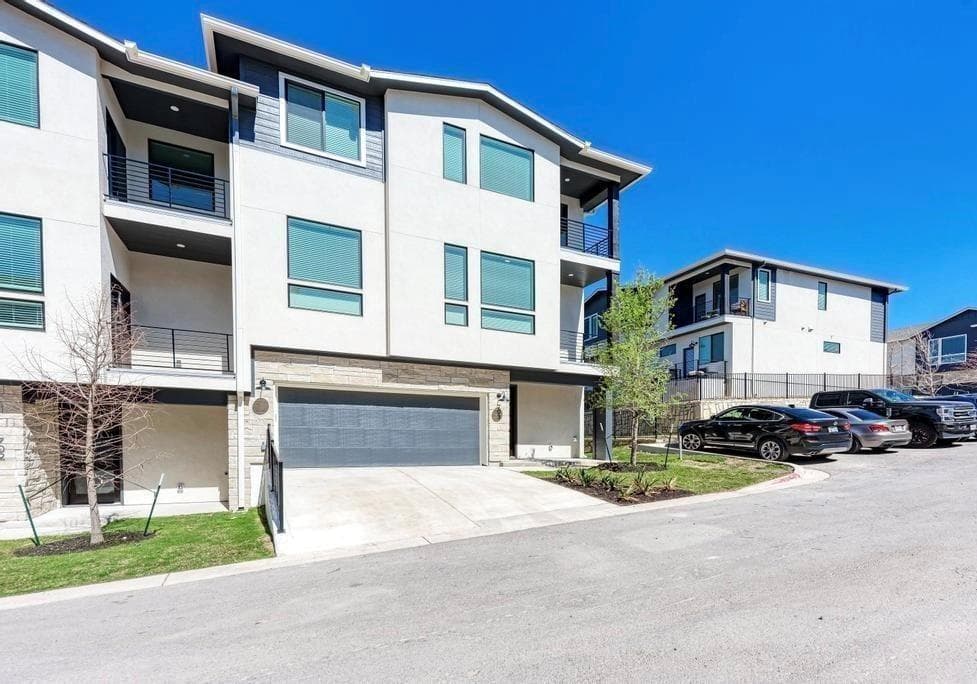 2050  Lohmans Spur Rd  #703