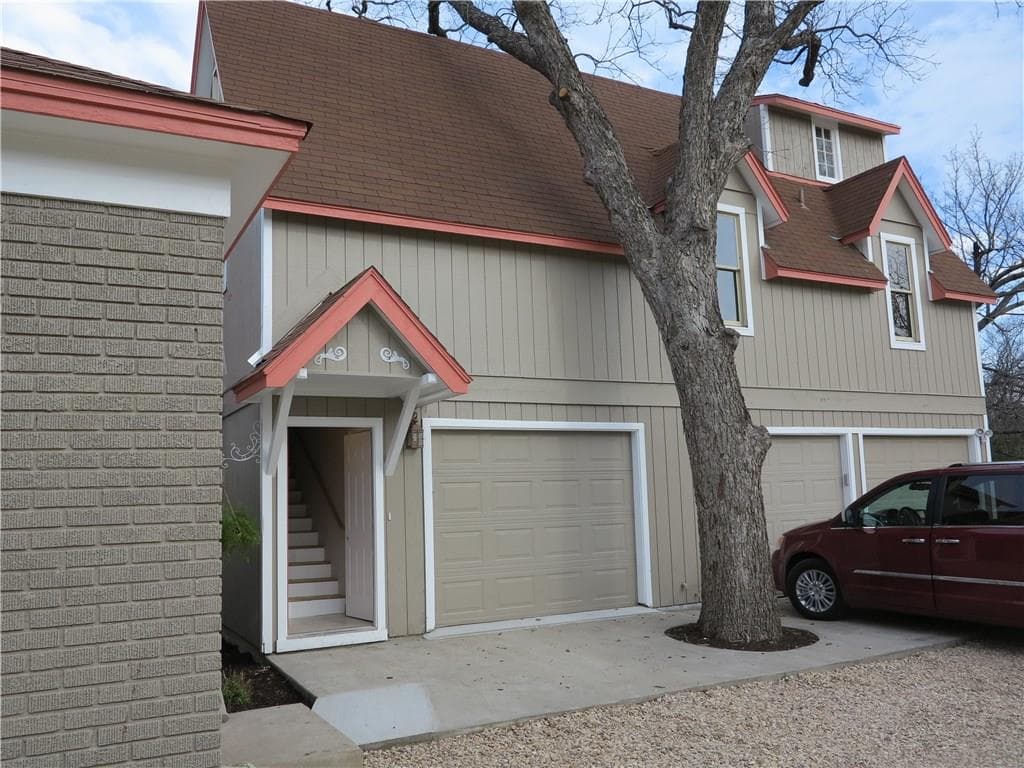 310 W University Ave  #B