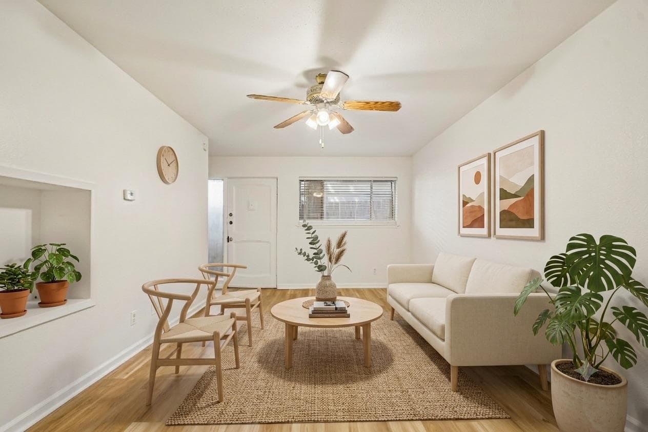 2413 Leon St #104