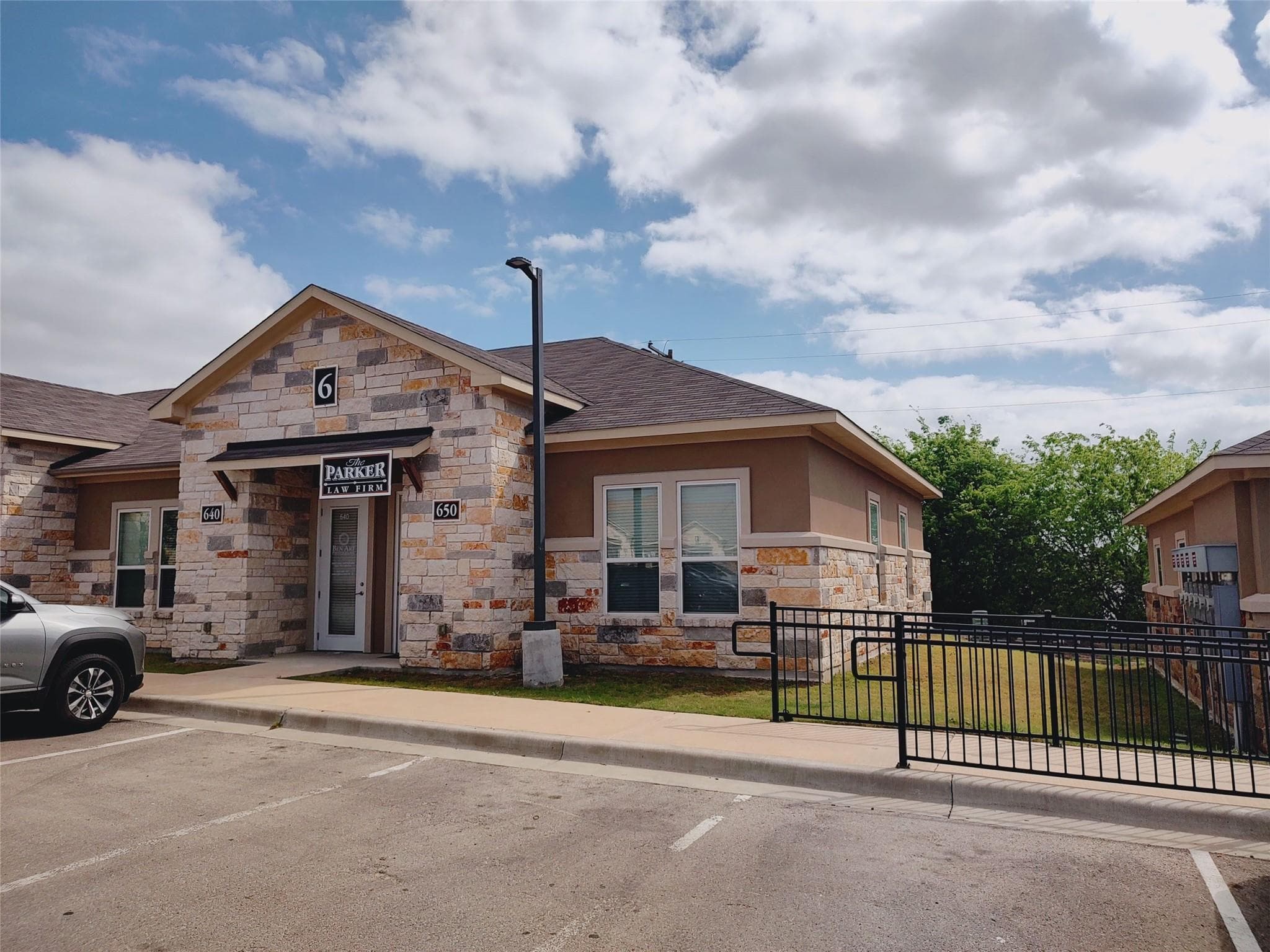 1000  Gattis School Rd  #650