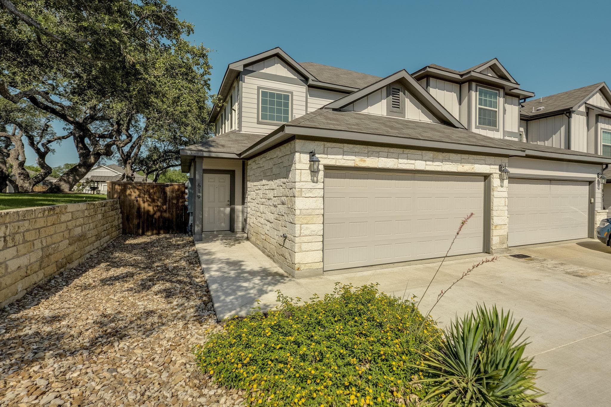 619  Parkline Dr