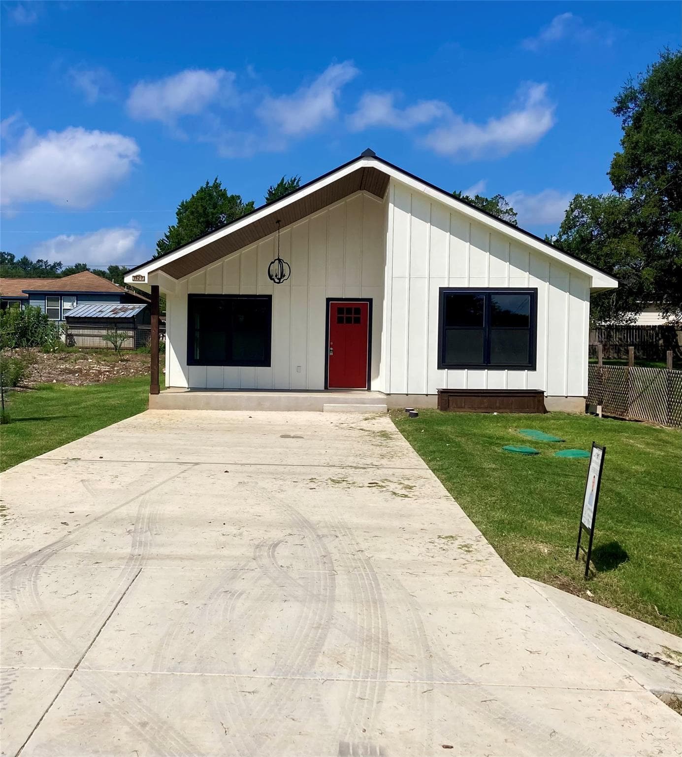 1127 Greenhill Dr