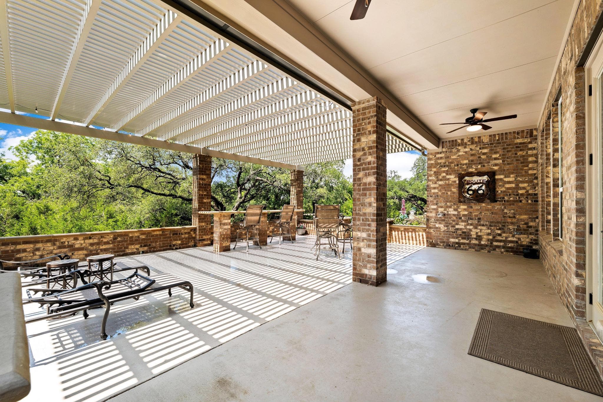 222 Saddlebred Ln