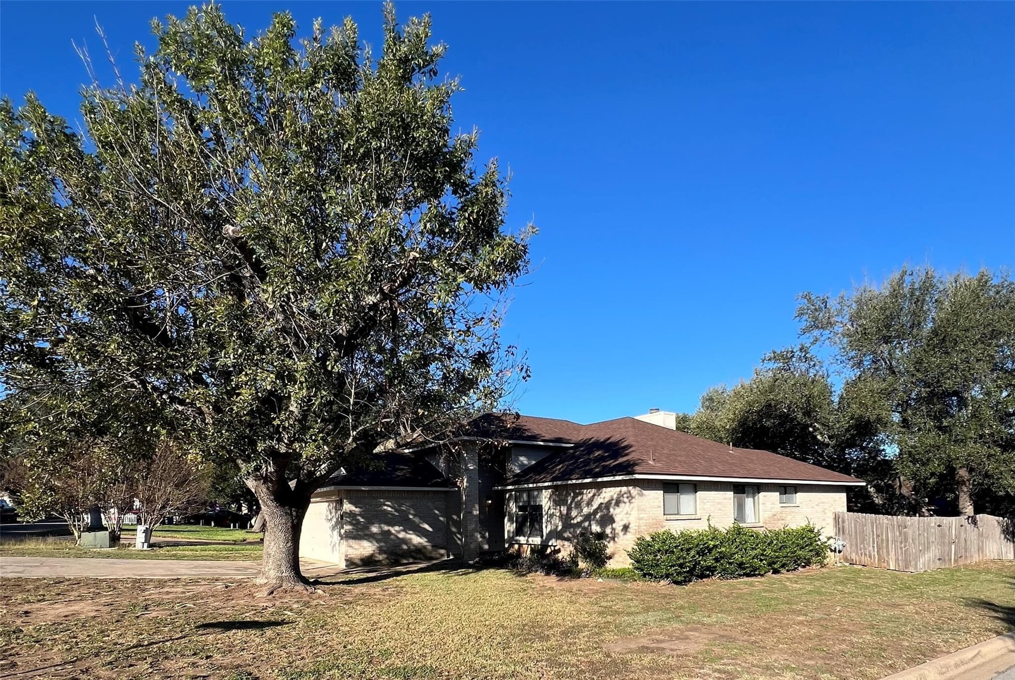 1103  Deepwoods Trl