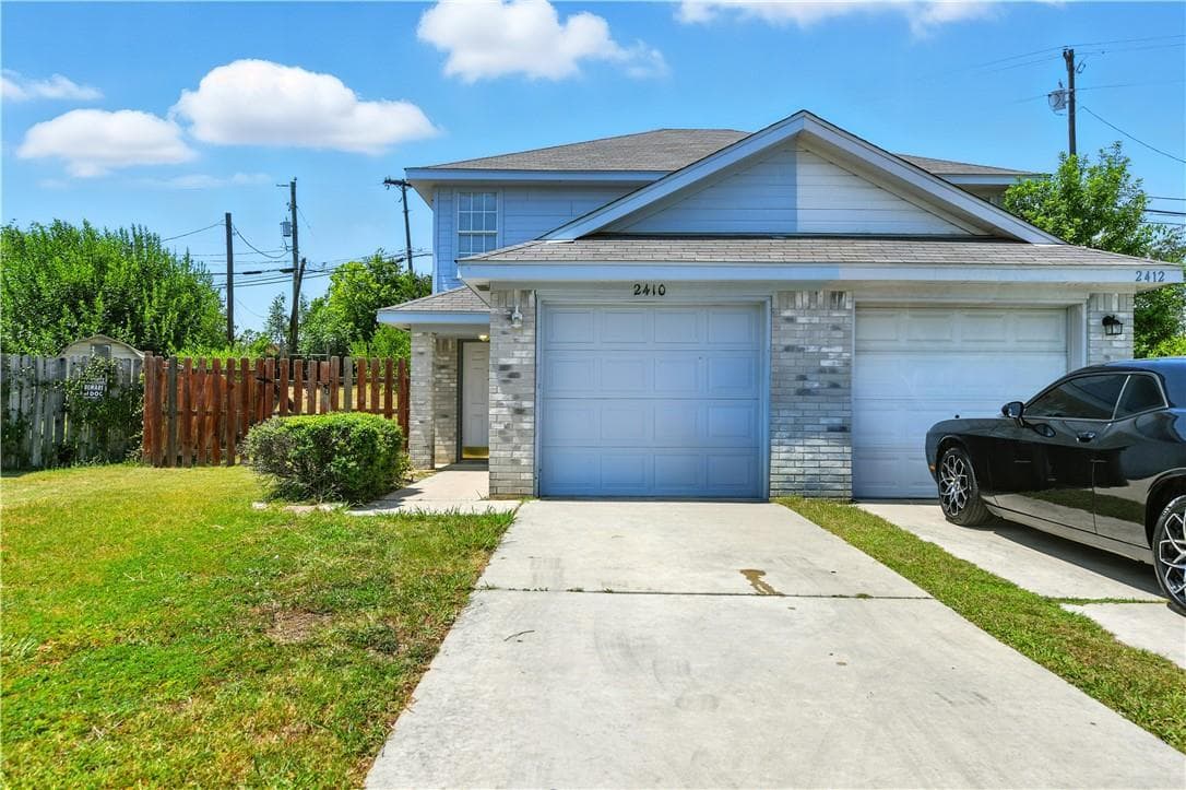 2410  Royal Crest Cir