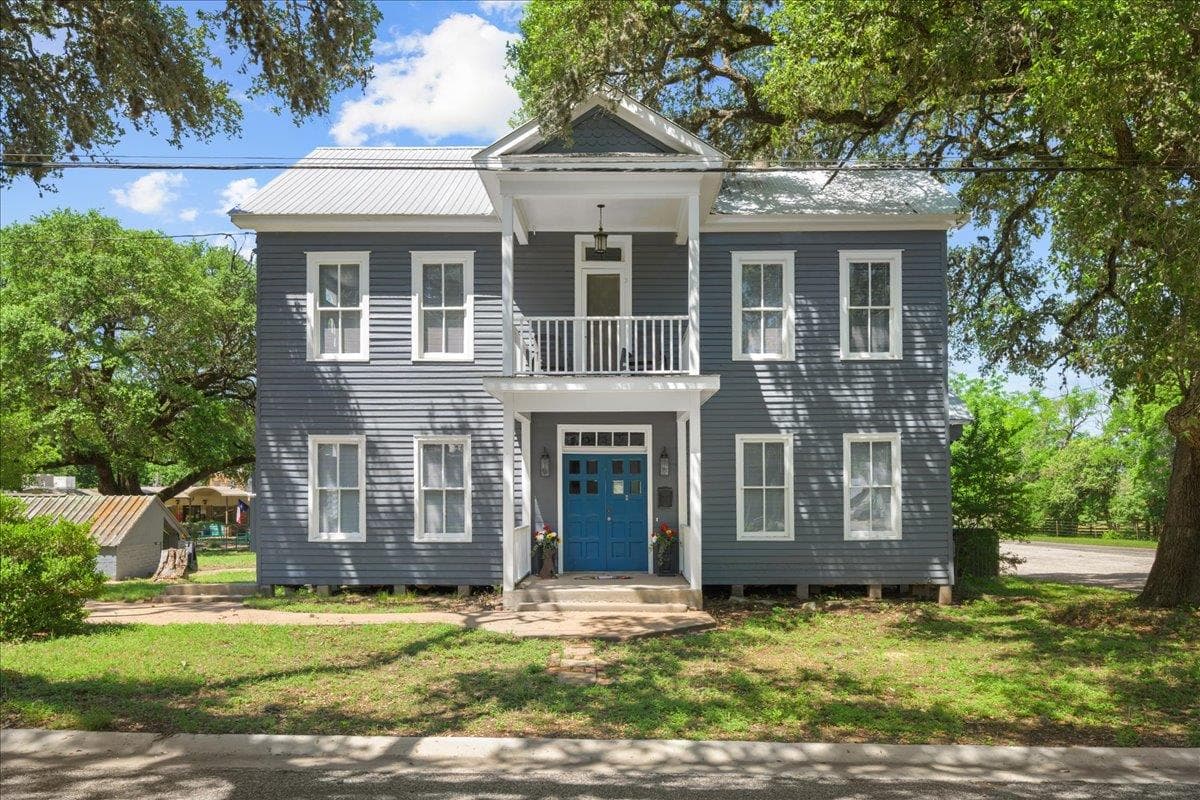 459 N Main St