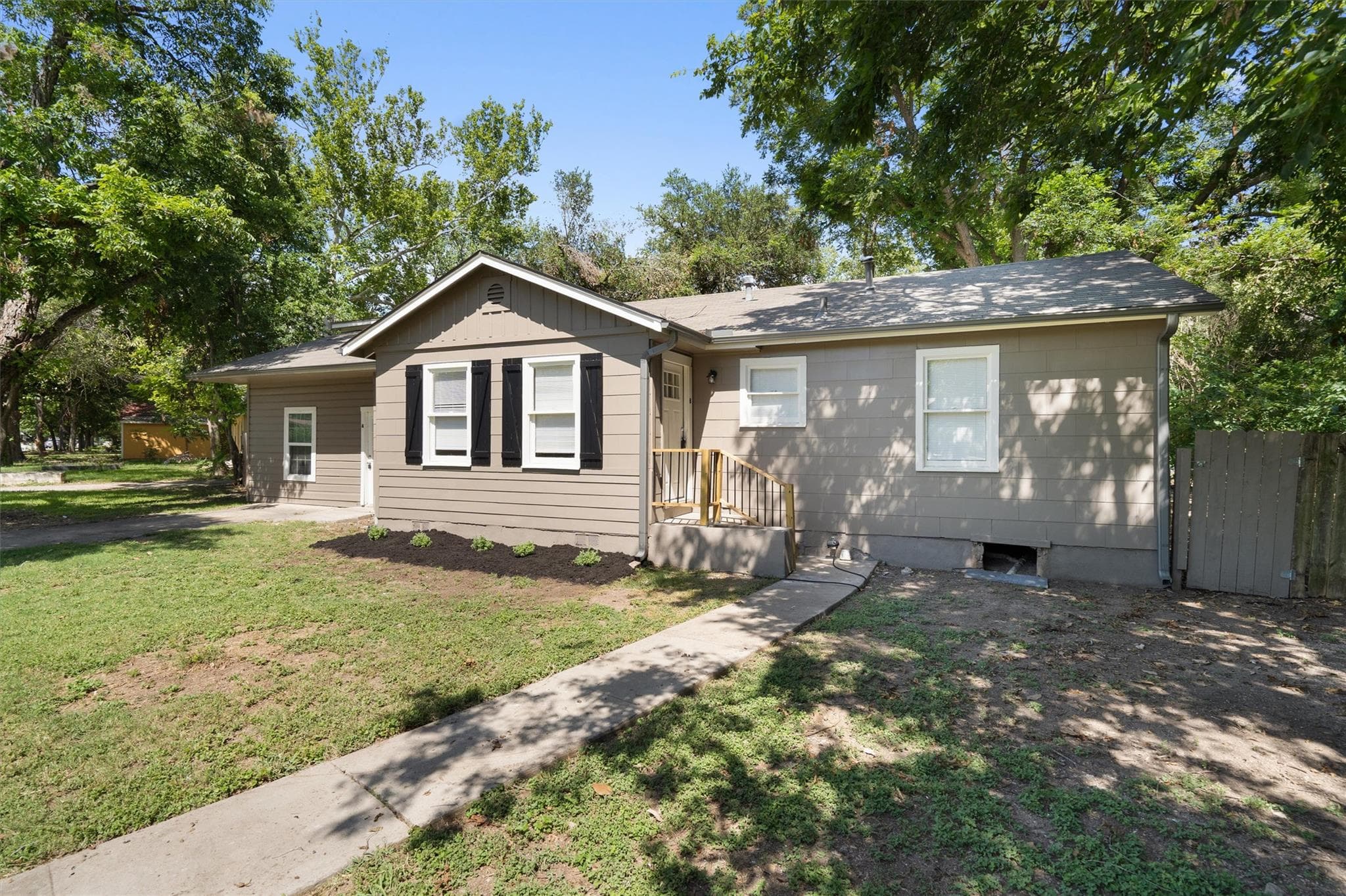 1012  Barbara Dr  #B