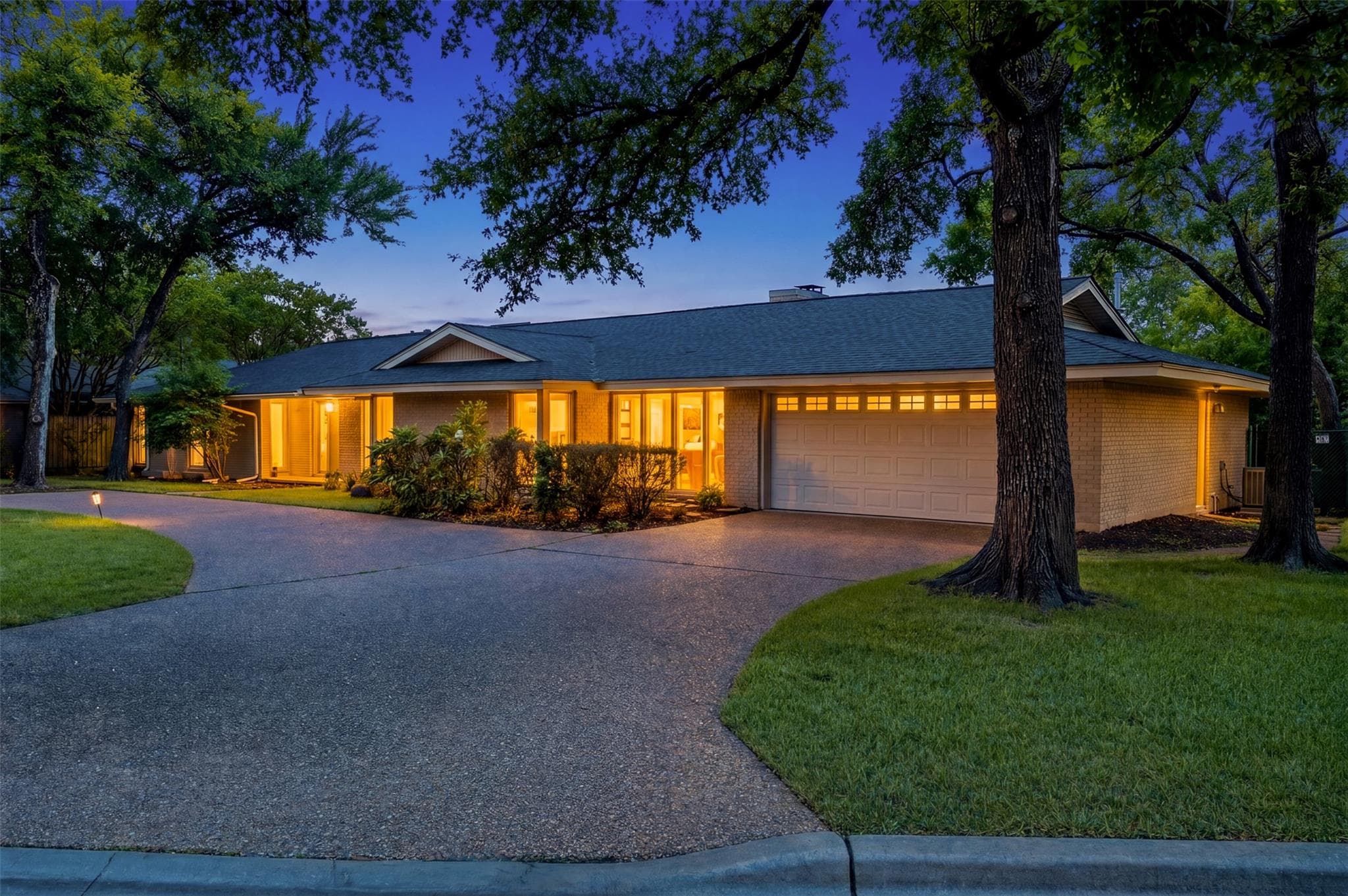 6808 MESA Dr
