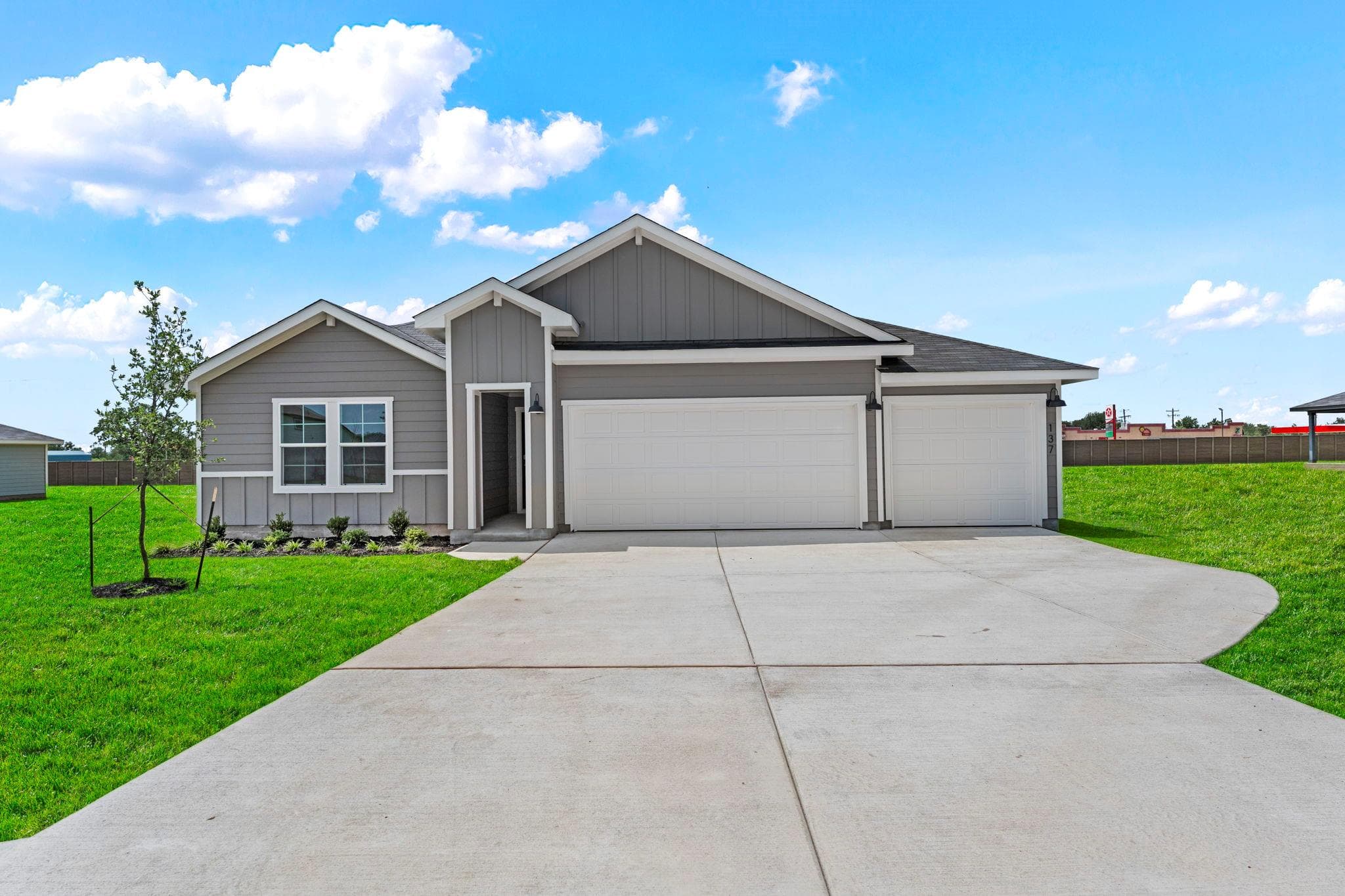 137  Union Pacific Dr