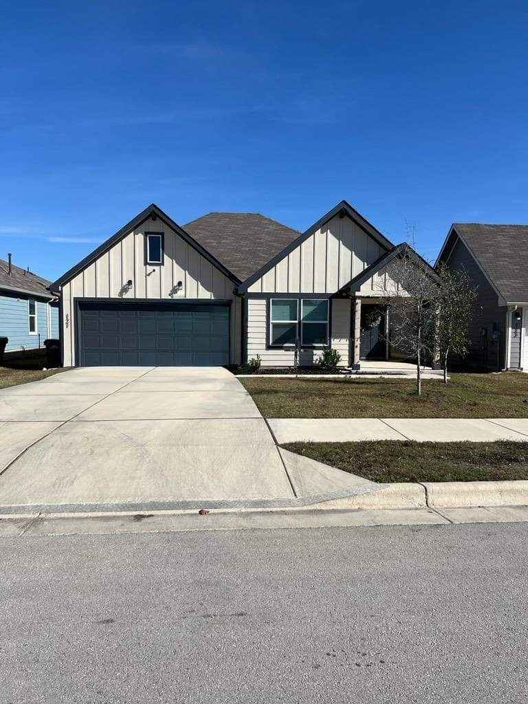 121  Sweetwater Creek Ln
