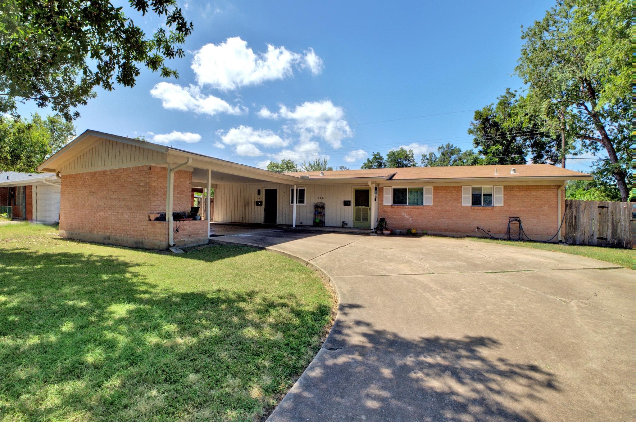 2201 Lanier Dr #A