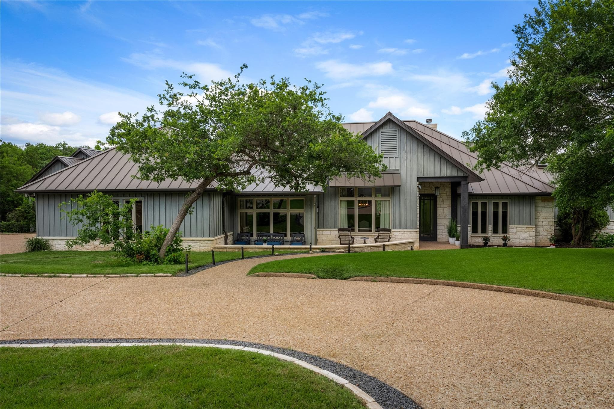 5  Clarendon Ln