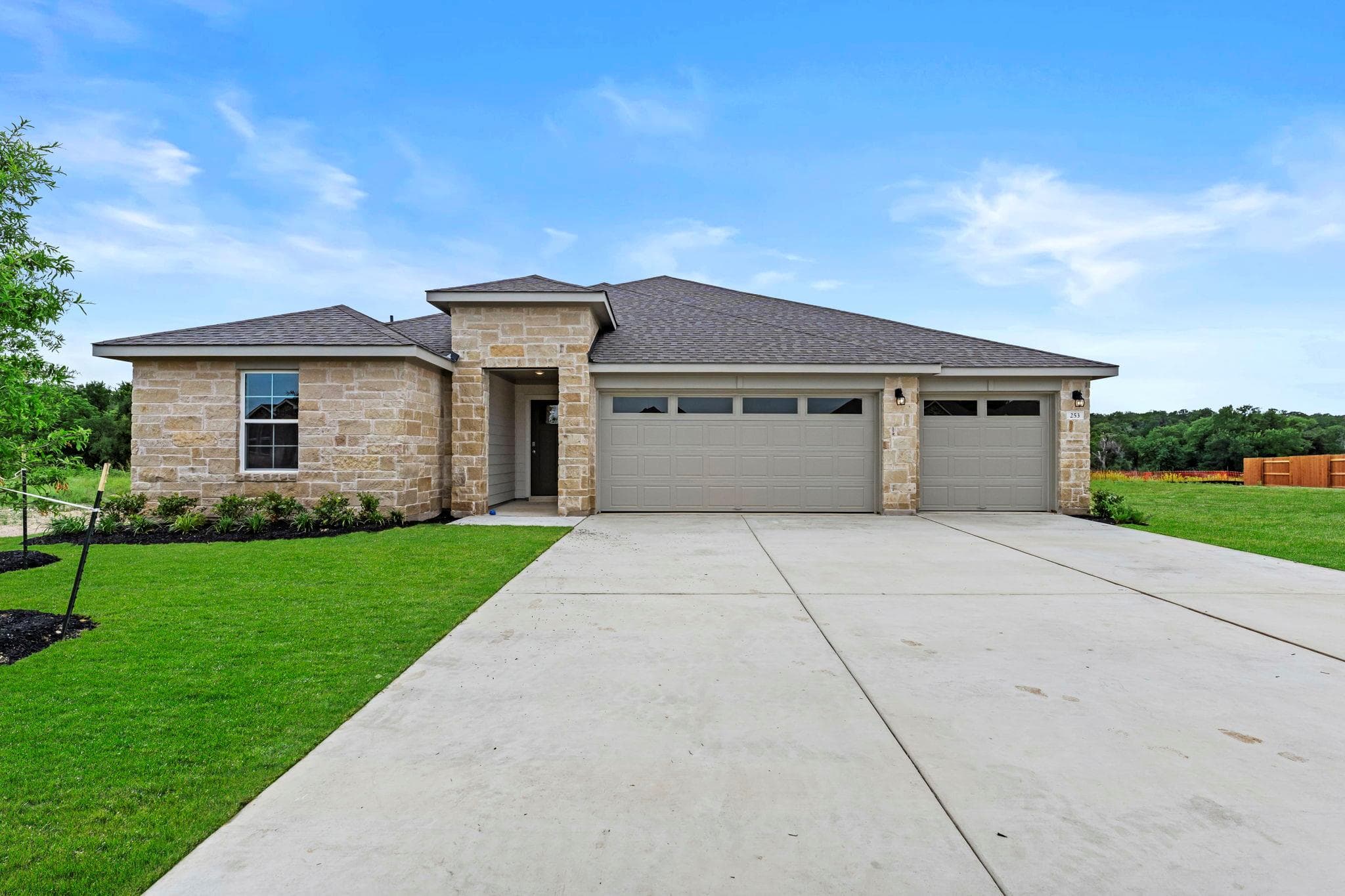 253  Rivers Edge Dr