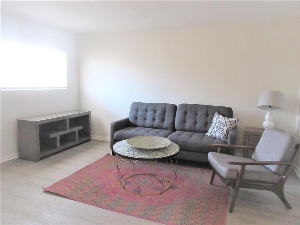 926 E Dean Keeton St  #202