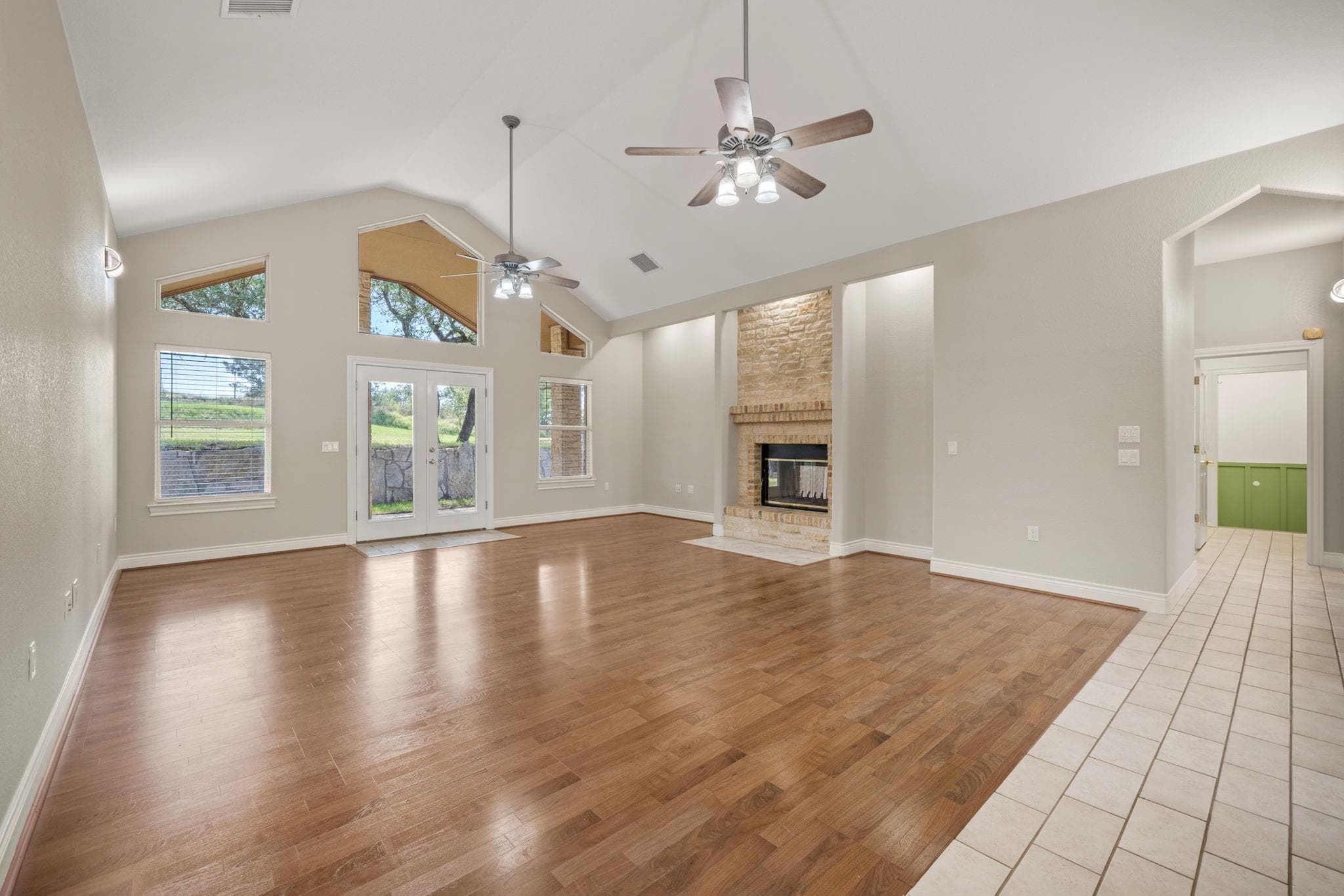 509  Meadow Oaks Dr