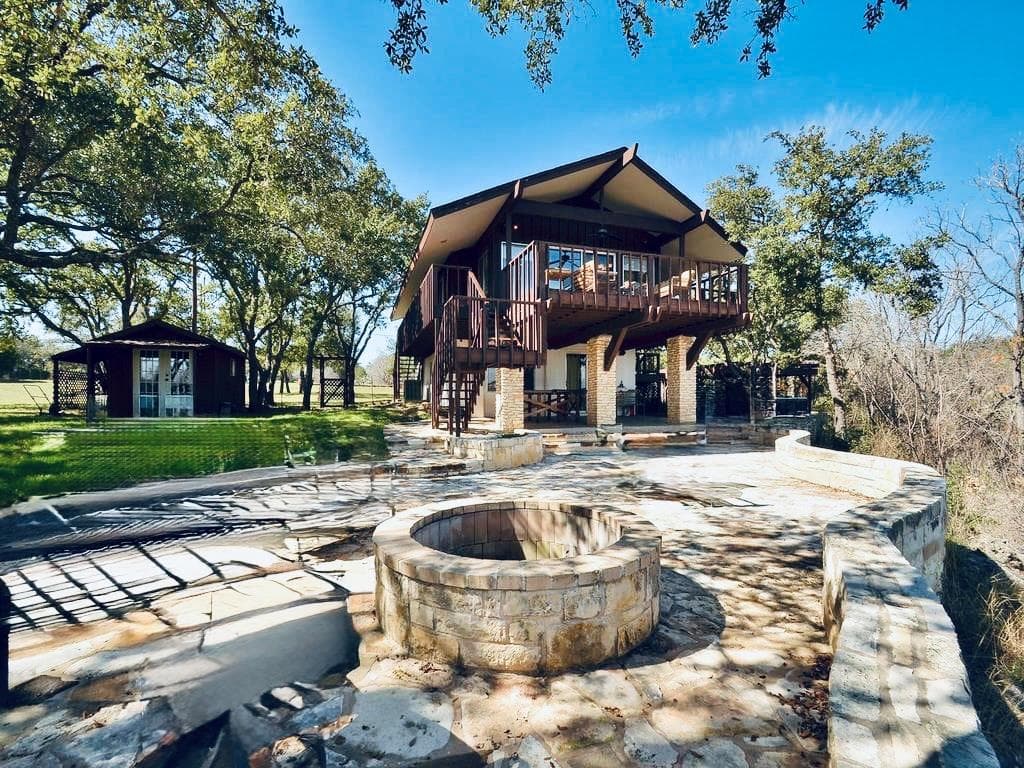 729A  Nomad Dr